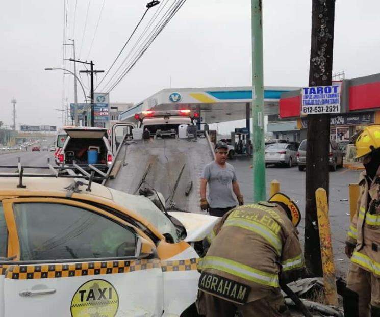 Deja choque dos lesionados en avenida Lincoln