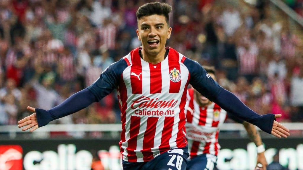 Chivas golea a Pumas y habrá clásico tapatío