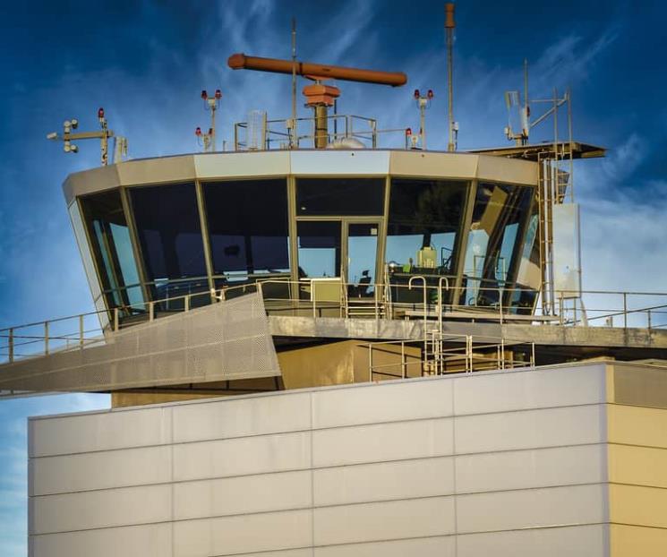 Qué hace un controlador aéreo