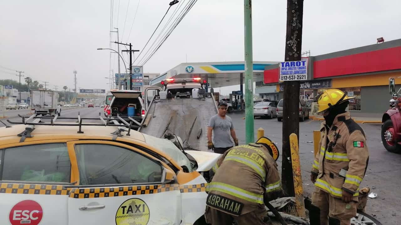 Un saldo de dos lesionados dejó un choque lateral con estrellamiento entre dos vehículos