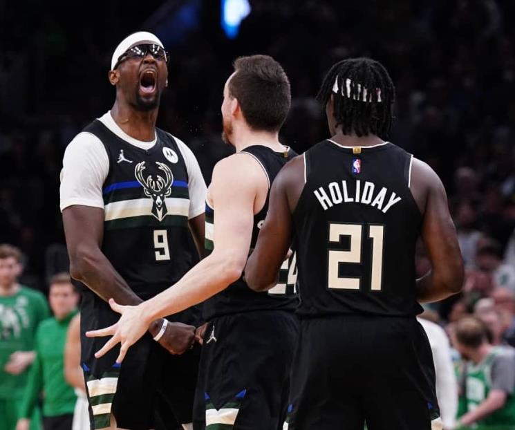 Está Milwaukee a un triunfo de ser finalista