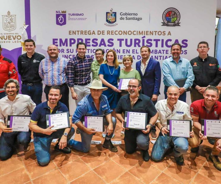 Reconoce Santiago a colaboradores que combatieron incendio