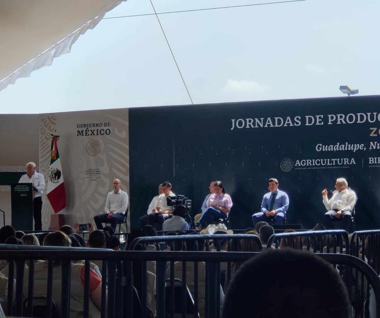 Arranca AMLO en NL reunión con agrónomos de Zona Norte