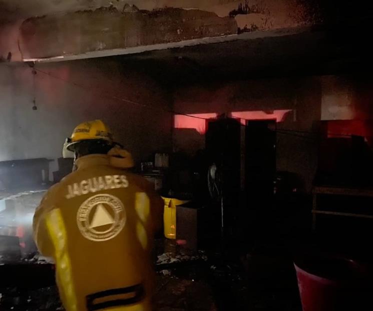 Se incendian bodegas en Santa Catarina y Guadalupe