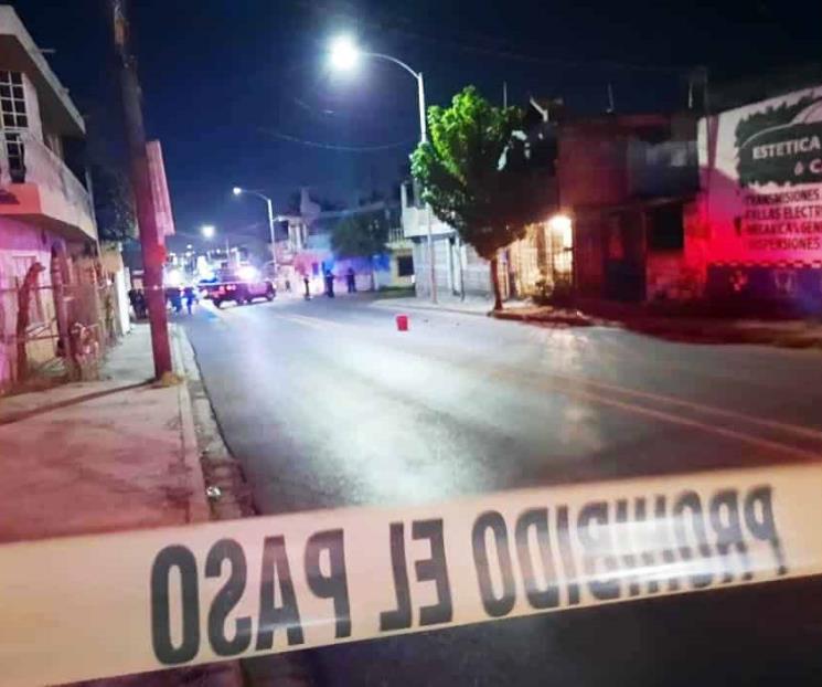 Asesinan moto-sicarios a un joven