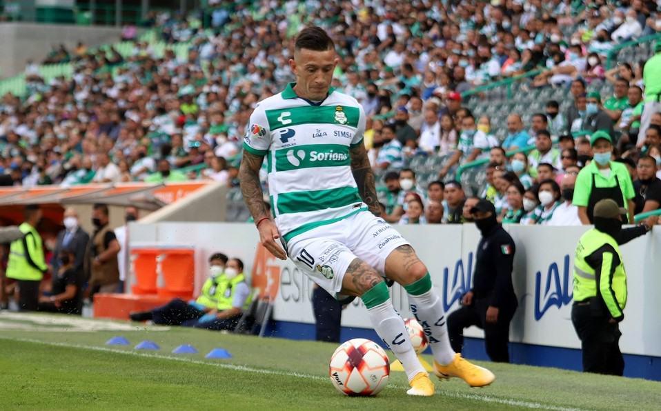 Disparan contra auto de Brian Lozano, jugador de Santos