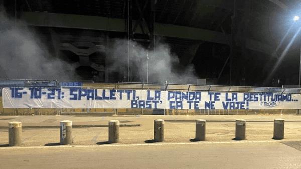 Roban ultras auto de DT; solo se lo darán si renuncia