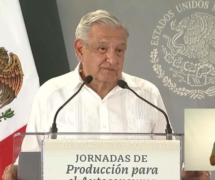 Recuerda AMLO a Rius y dice que la panza es primero