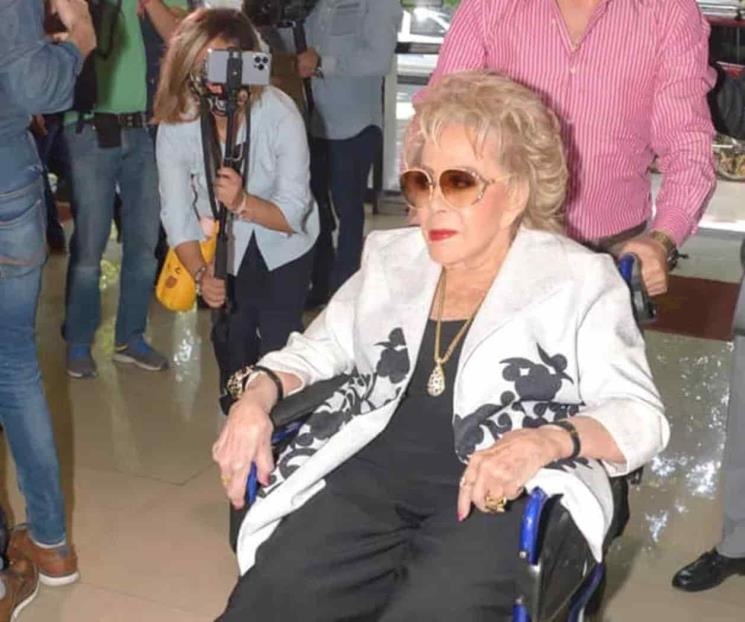 Revela médico estado de salud de Silvia Pinal