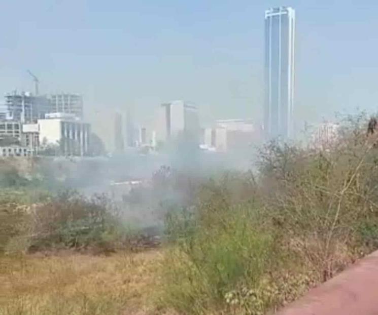 Se registra incendio en Río Santa Catarina