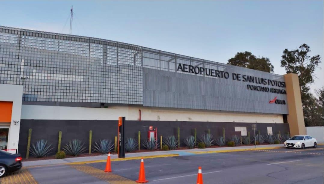 OMA se compromete a mejorar el aeropuerto potosino