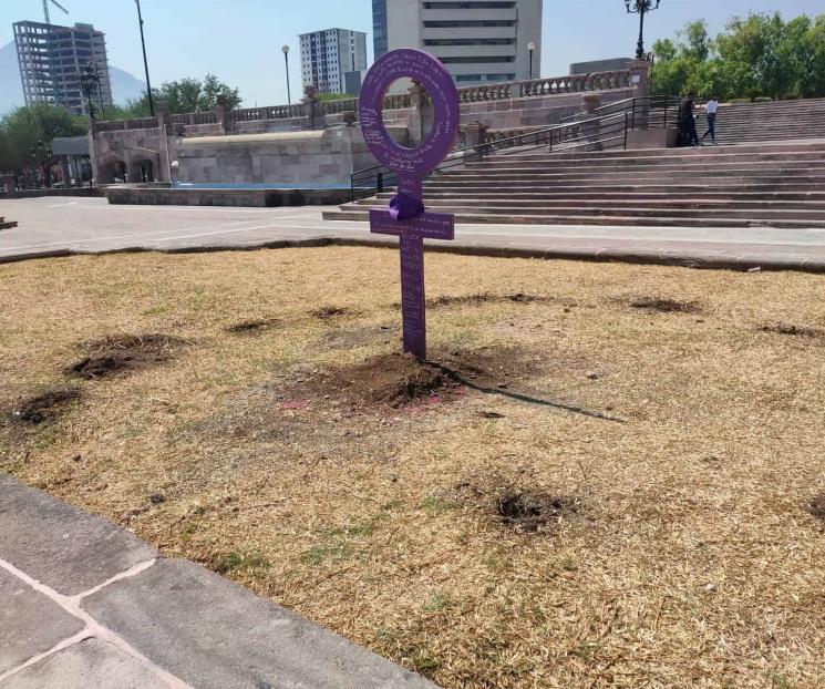 Desaparecen antimonumenta; horas más tarde lo encuentran