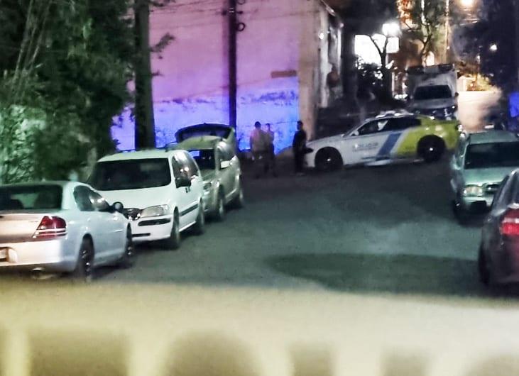 Descubre cadáver en su camioneta