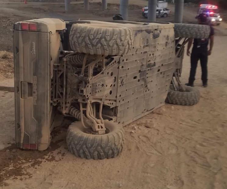 Vuelca en auto tubular