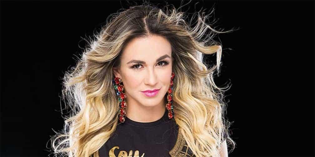 María José confiesa que estrenó al Apio Quijano