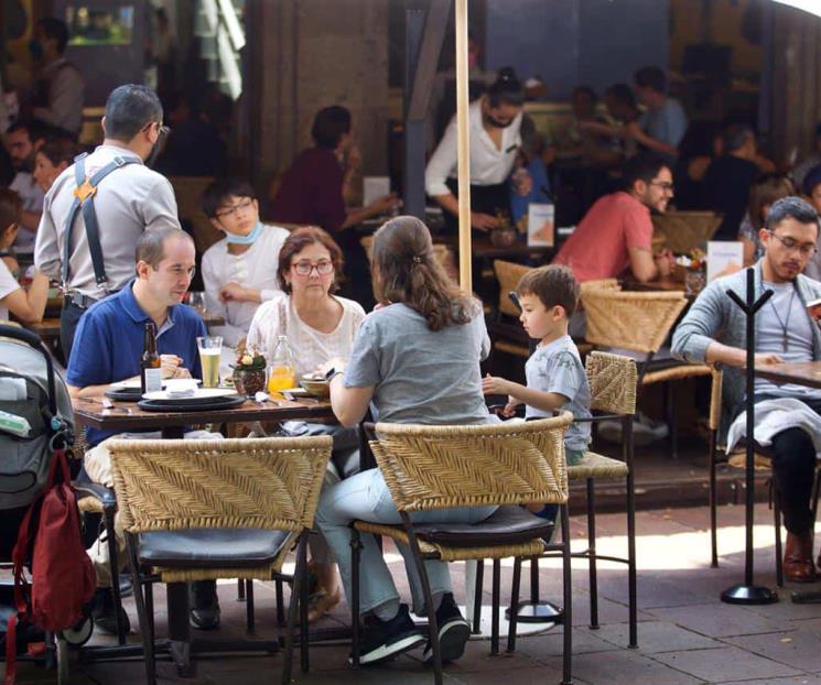Restaurantes suben precios hasta en 6%