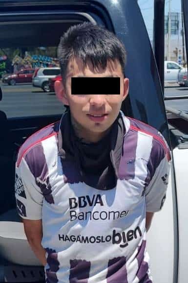 Detienen a tres hombres que viajaban en un taxi y asaltaron a una mujer y su hija en la Colonia Venustiano Carranza