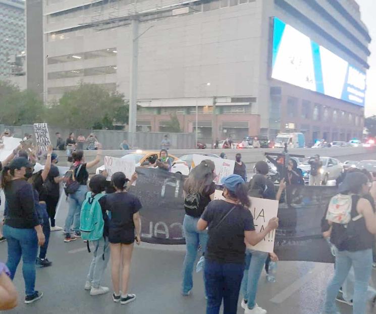 Bloquean avenidas; exigen freno a desapariciones