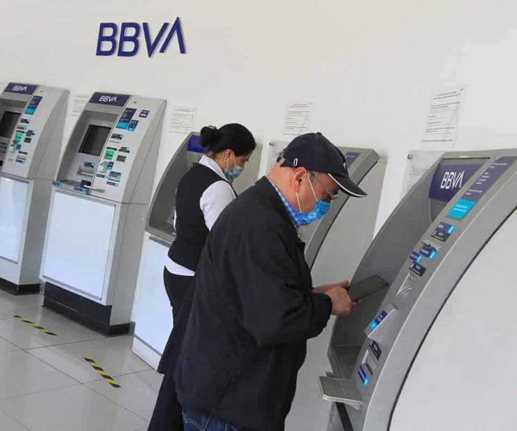 Clientes de BBVA se ponen al corriente por error humano