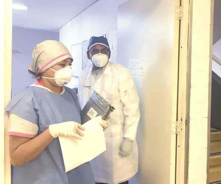 Médicos cubanos deben revalidar estudios en México: Cossío