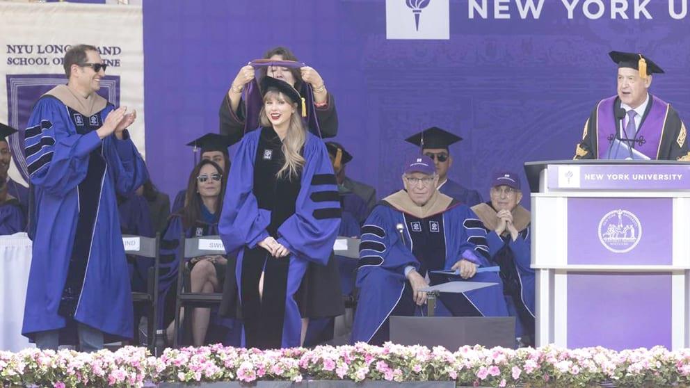 Recibe Taylor Swift doctorado honorario