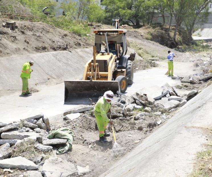 Intensifican en Escobedo el desazolve de pluviales y arroyos