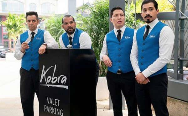 Derbez homenajea a comunidad latina en El valet