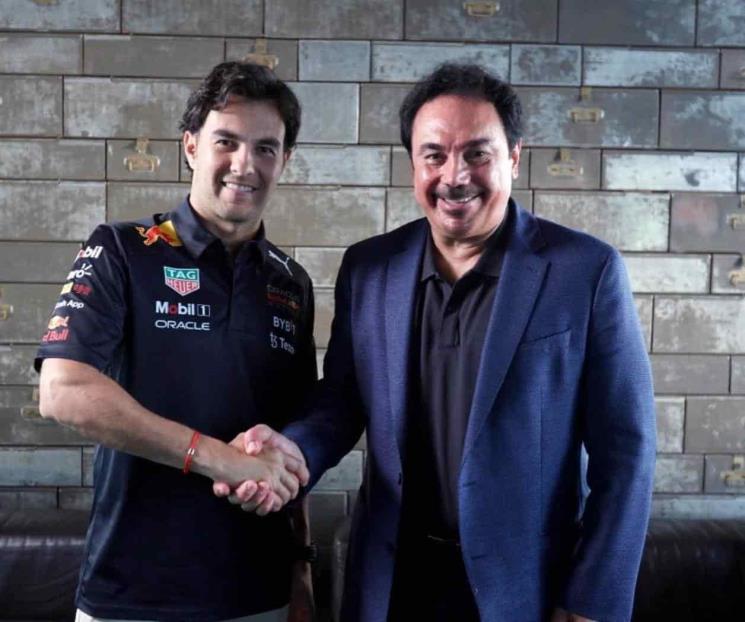 Destaca Checo Pérez foto con Hugo Sánchez