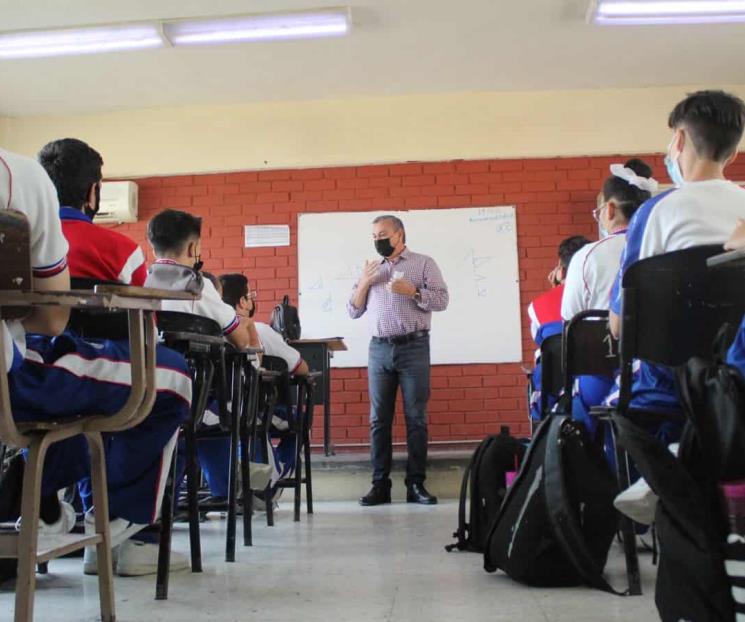 Llevan a escuelas propuesta de nueva Constitución