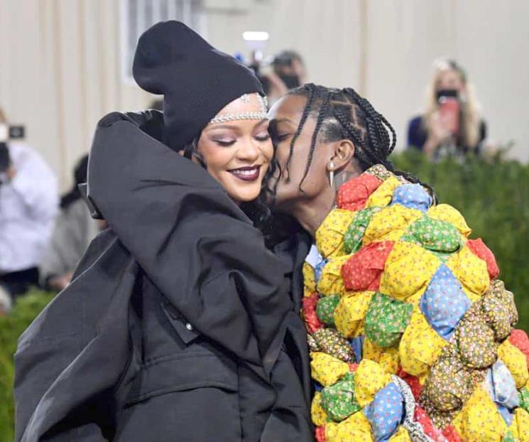 Rihanna dio a luz a un niño