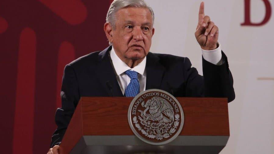 Sigue gobierno como un pesado elefante: AMLO