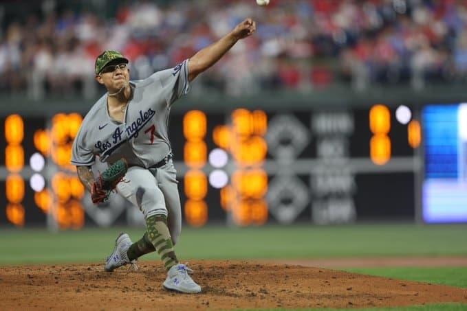 Logra Julio Urías tercera victoria con los Dodgers