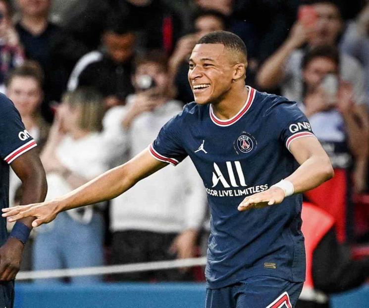 Festeja Mbappé renovación con tres goles en el PSG