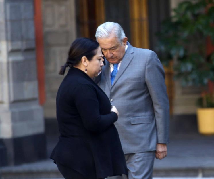 Laurita, la asistente incondicional de AMLO