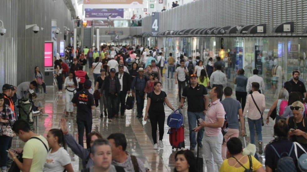 Exigen vigilar AICM por viruela