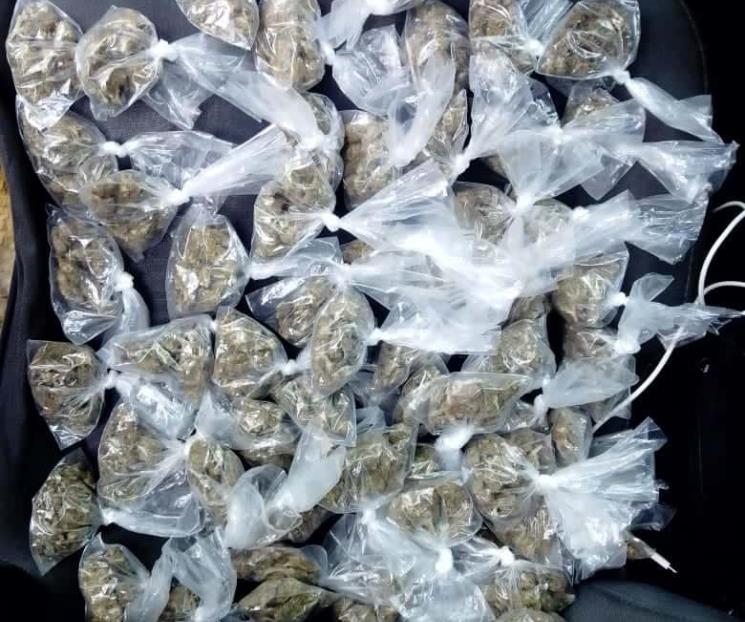 Sorprenden a jóvenes con droga