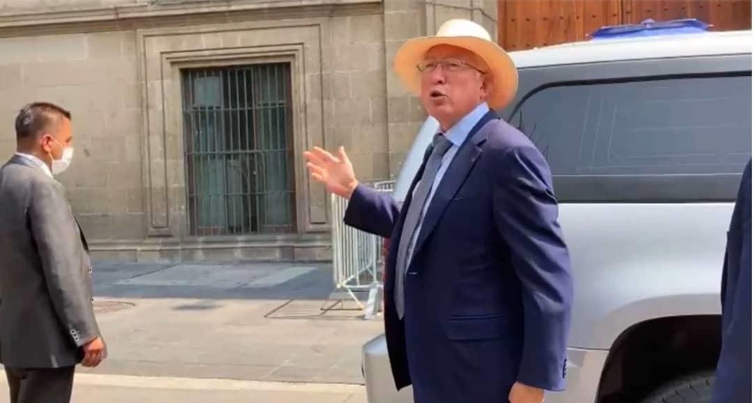 AMLO sostiene encuentro con embajador Ken Salazar