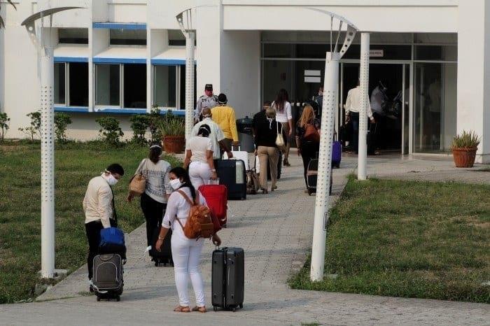 Médicos cubanos: ¿espías, esclavos o propaganda?