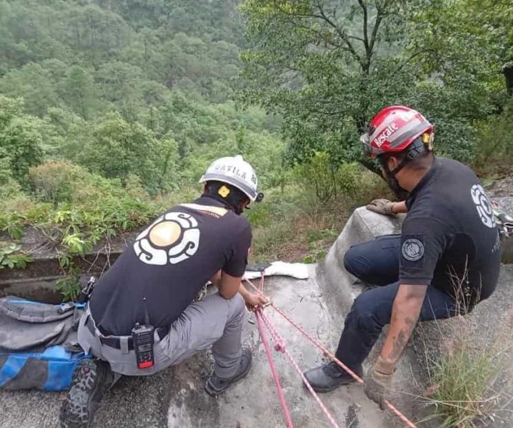 Pierde la vida mujer que cayó en barranco en Rayones