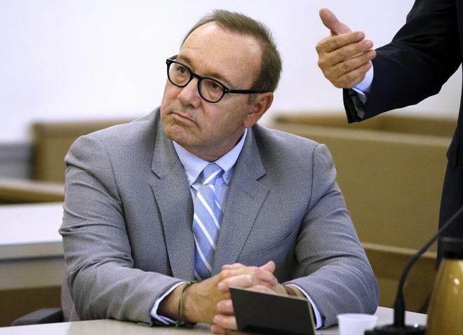 Procesarán a  Kevin Spacey  por abuso