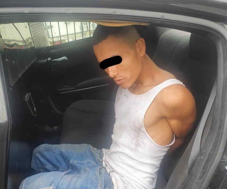 Amenaza a su madre con cuchillo, es detenido