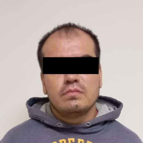 Un maestro de una secundaria en Santa Catarina, fue detenido el sábado por el delito de hostigamiento y acoso sexual contra tres de sus alumnas del plantel educativo