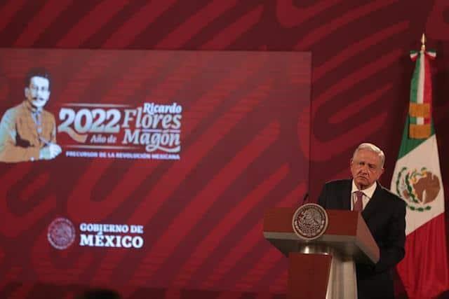 Tren Interurbano nos está sacando más canas: AMLO