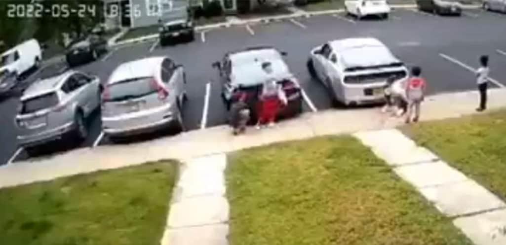 Captan a niños que quedan atrapados en tiroteo en Virginia