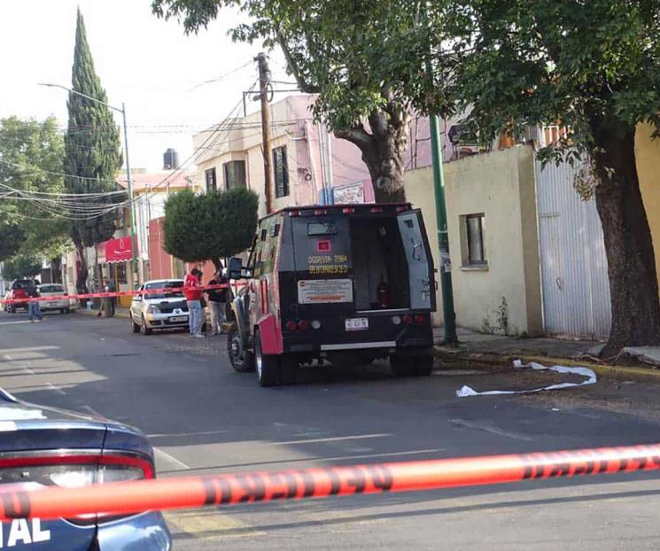 Detienen a custodios por robo a camión de valores