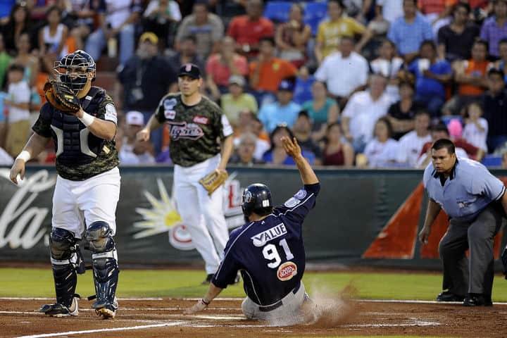 Tigres vence a Sultanes