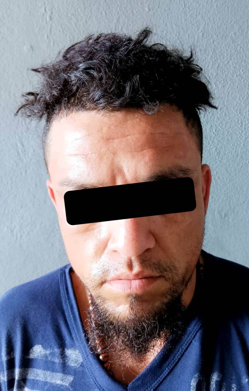 Detienen a narcotraficante, cuando realizaba la compra-venta de paquetes de mariguana
