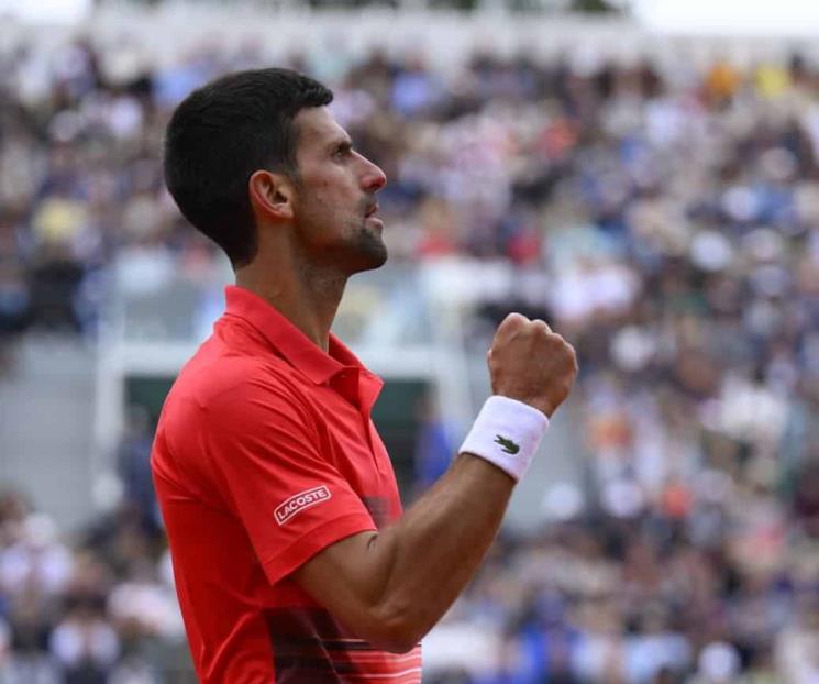 Avanza Djokovic a CF de Roland Garros
