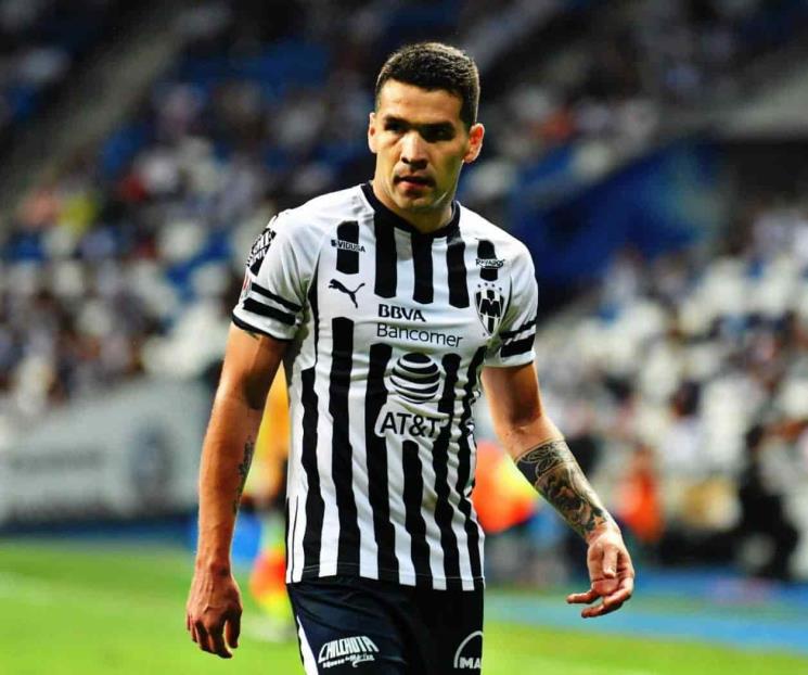 Primero no se siente en deuda; después rectifica