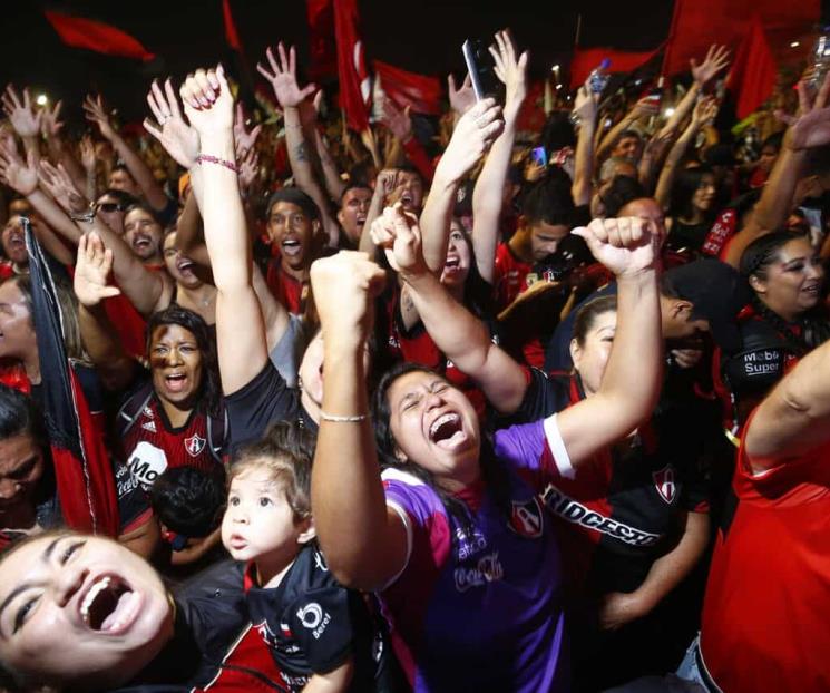 Barra de Atlas se burla de las medidas de Liga MX